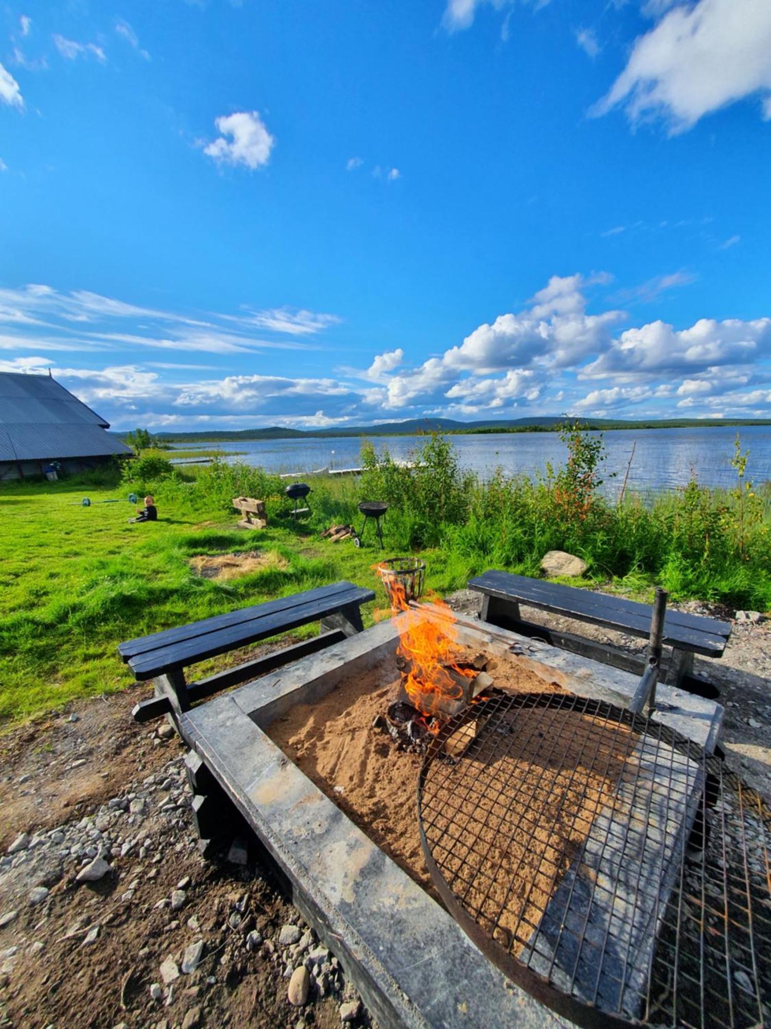 Camp Caroli Wooden Cabins Jukkasjärvi Kültér fotó