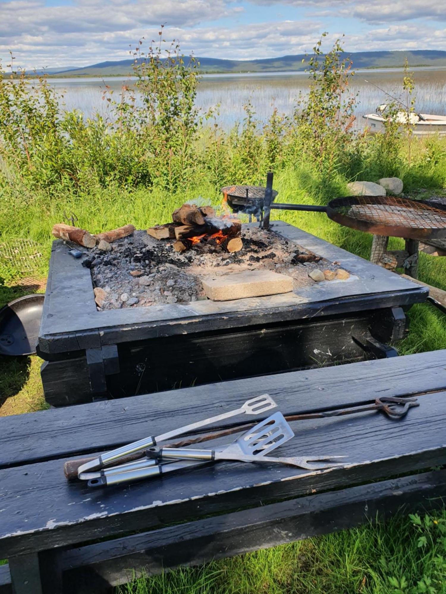 Camp Caroli Wooden Cabins Jukkasjärvi Kültér fotó