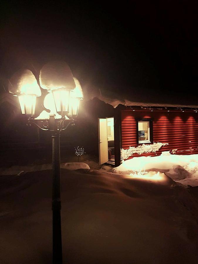 Camp Caroli Wooden Cabins Jukkasjärvi Kültér fotó