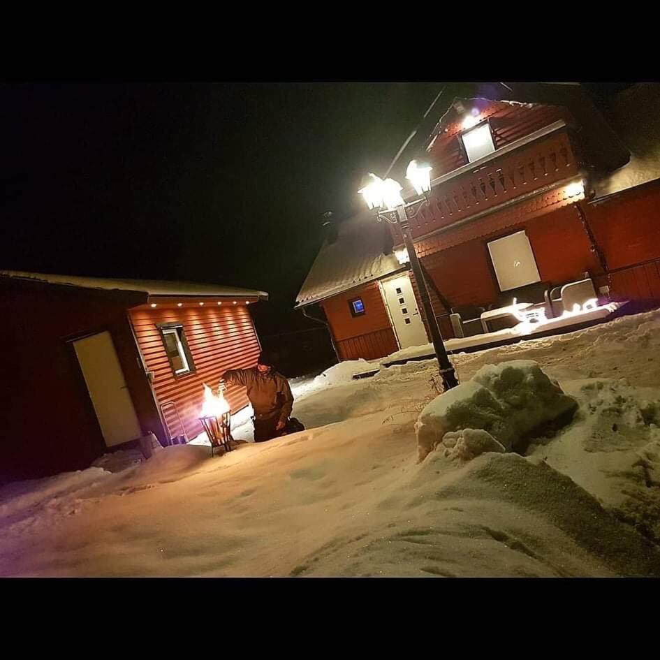 Camp Caroli Wooden Cabins Jukkasjärvi Kültér fotó